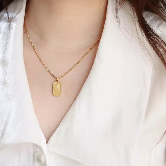 New 18K Gold Moon&Sun Pendant Necklace - Picture 6 of 7